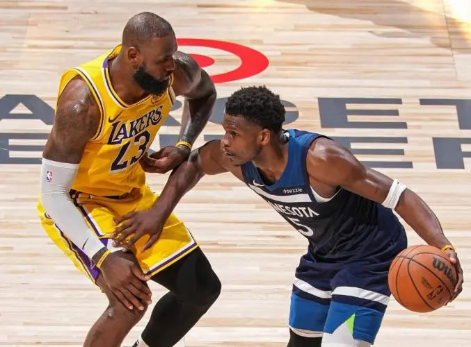 NBA常规赛最佳阵容投票二阵：华子、詹姆斯、库里、莫布利、坎宁安